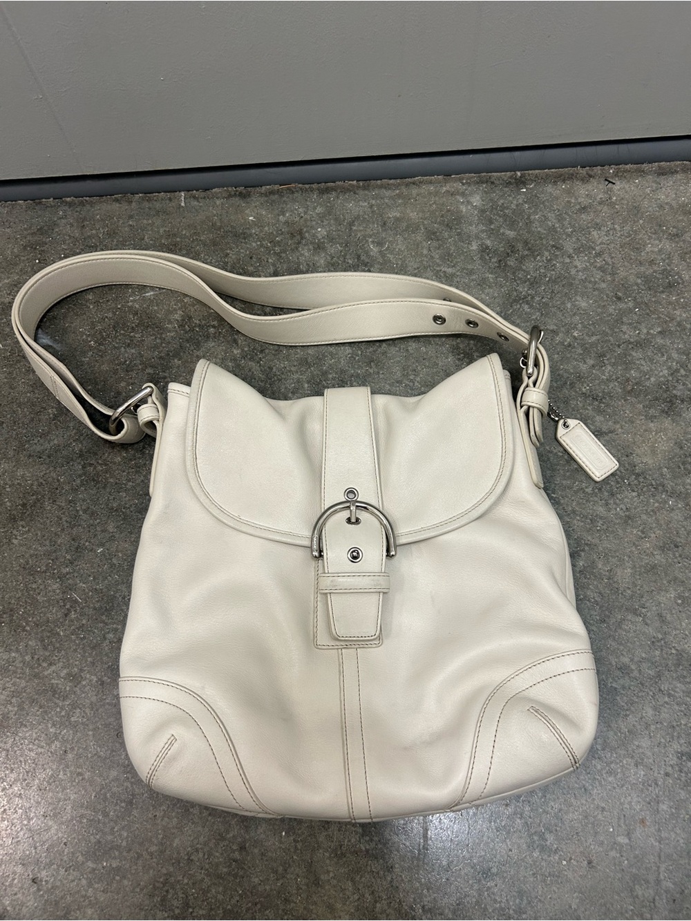 Vintage Coach Soho 9480 White Leather Flap Shoulder Bag Y2K Buckle Purse